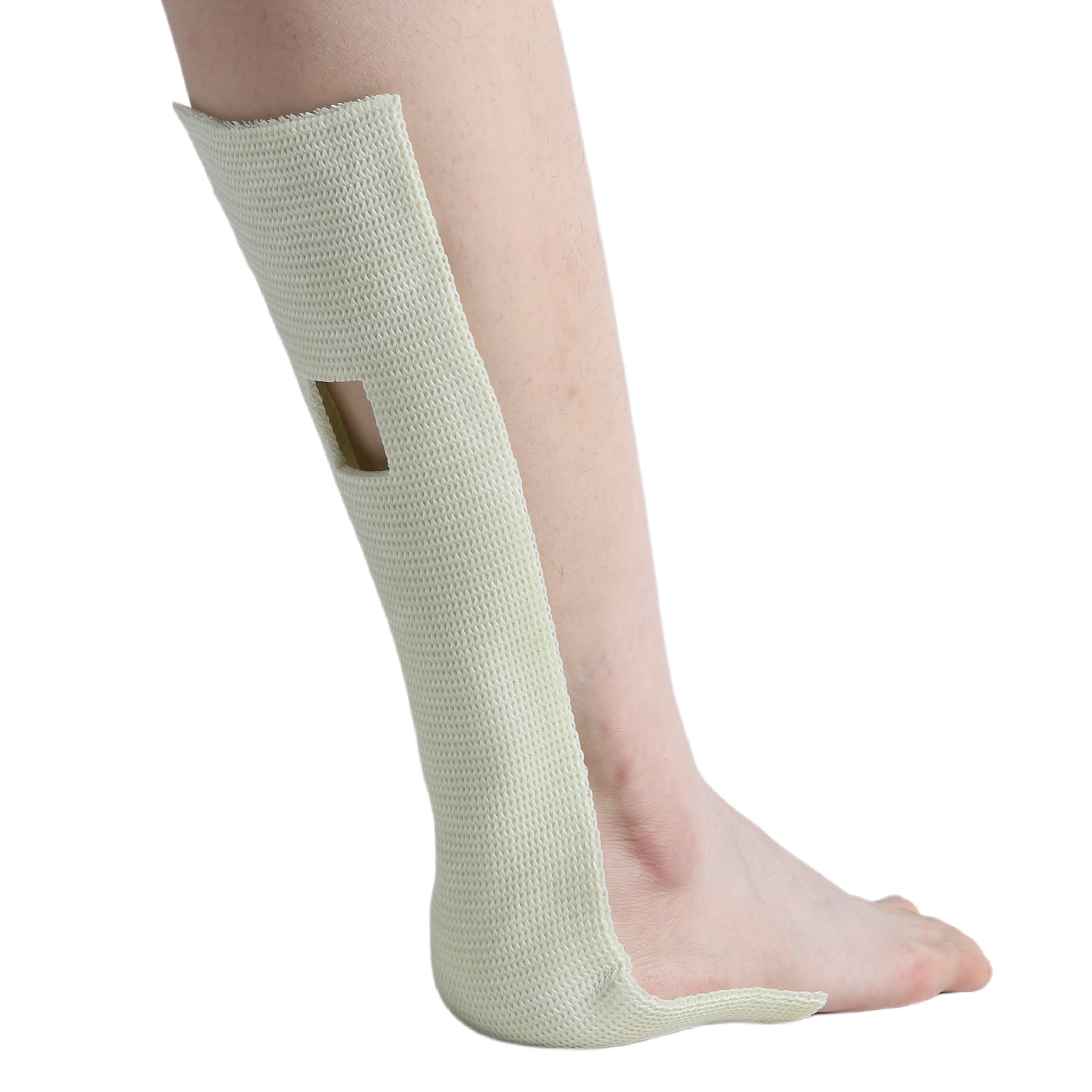 What are the differences between medical polymer casting bandages and splints used in orthopedics?